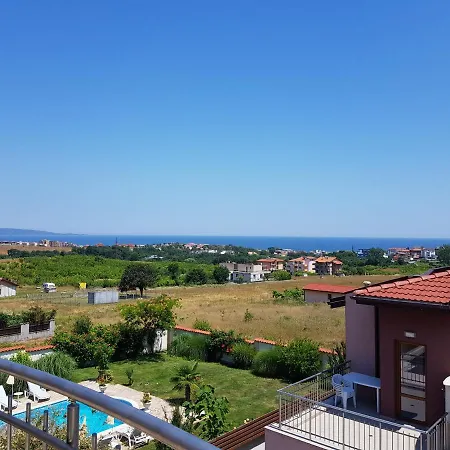 Sea & Hill хотелски тип 3*